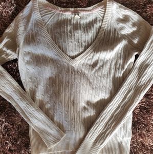 American Eagle Long Sleeve Cream V neck sweater
